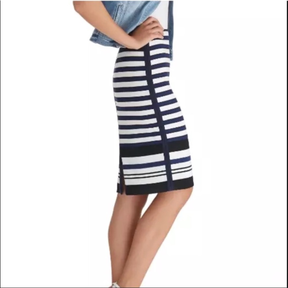 WHBM STRIPED SKIRT GREAT CONDITION SIZE 8
